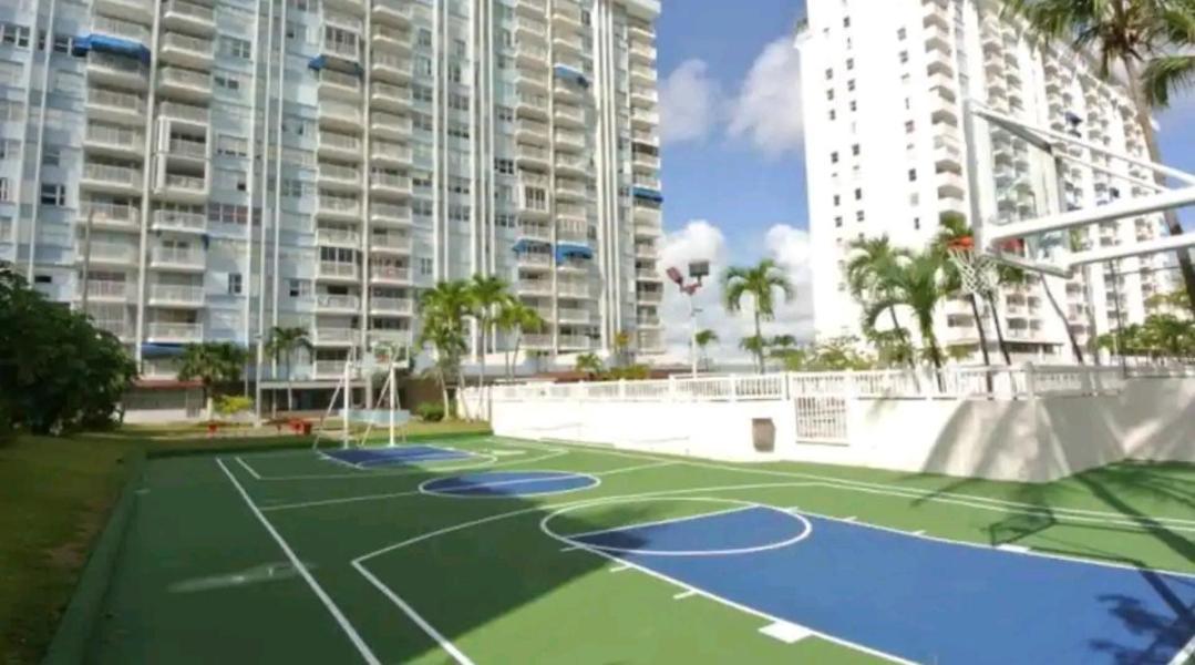 Beach Apartments At Marbella Del Caribe San Juan Buitenkant foto