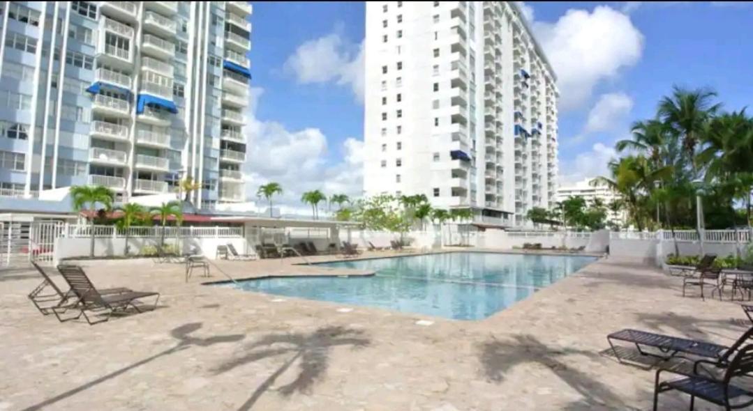Beach Apartments At Marbella Del Caribe San Juan Buitenkant foto